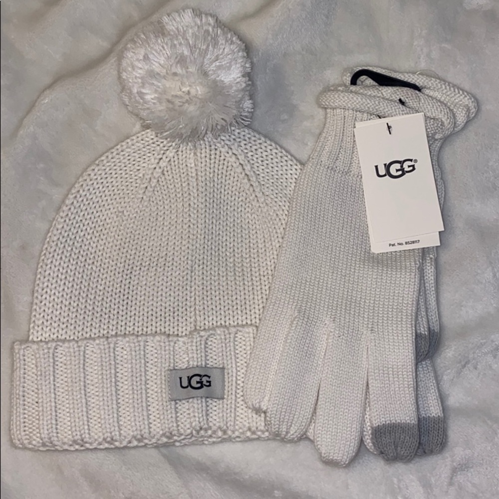 Ugg hat and glove set
